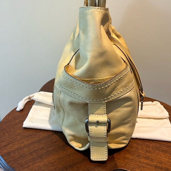 Fossil   Shoulder / Bucket bag   Leather yellowish tan  Drawstring  Side pockets - Picture 13 of 17